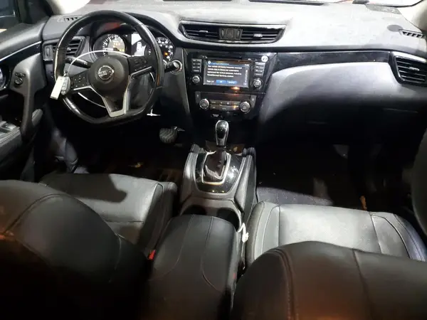 JN1BJ1CR5HW104162 2017 NISSAN ROGUE - Image 8