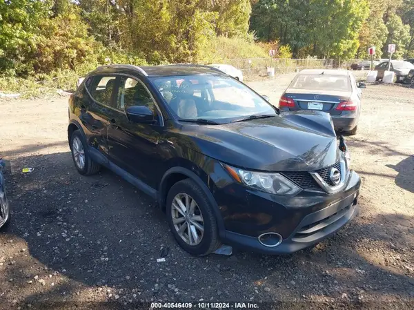 JN1BJ1CR5HW109104 2017 NISSAN ROGUE - Image 1