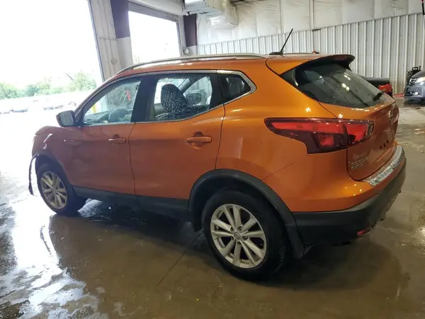 JN1BJ1CR5HW110236 2017 NISSAN ROGUE - Image 2