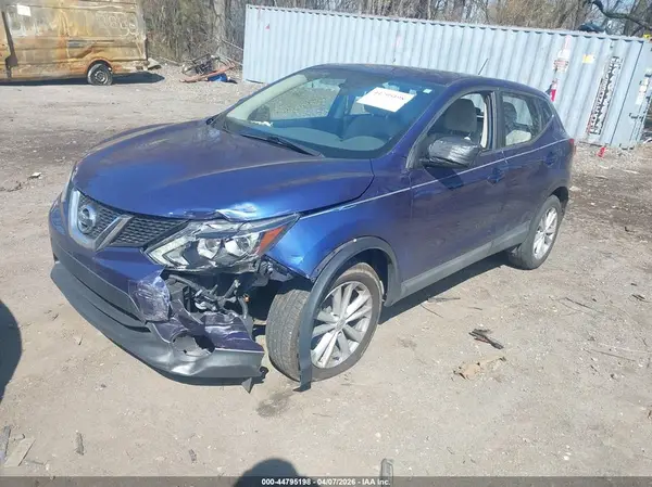 JN1BJ1CR5HW110799 2017 NISSAN ROGUE - Image 2