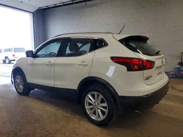 JN1BJ1CR5HW111449 2017 NISSAN ROGUE - Image 2