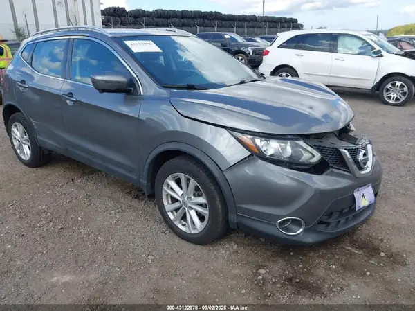 JN1BJ1CR5HW112472 2017 NISSAN ROGUE - Image 1
