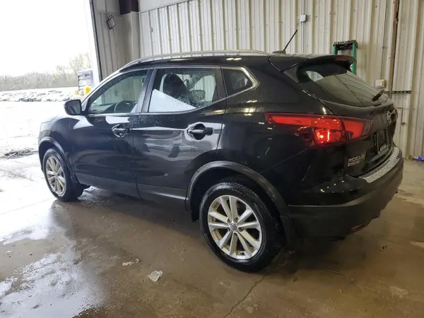 JN1BJ1CR5HW115131 2017 NISSAN ROGUE - Image 2