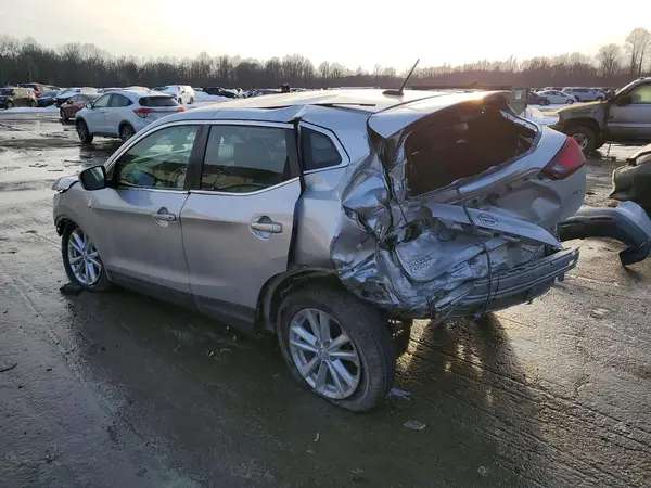 JN1BJ1CR5HW117767 2017 NISSAN ROGUE - Image 2