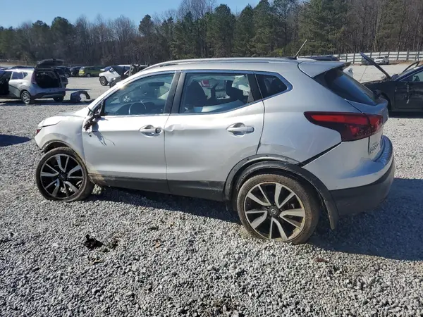 JN1BJ1CR5HW120314 2017 NISSAN ROGUE - Image 2
