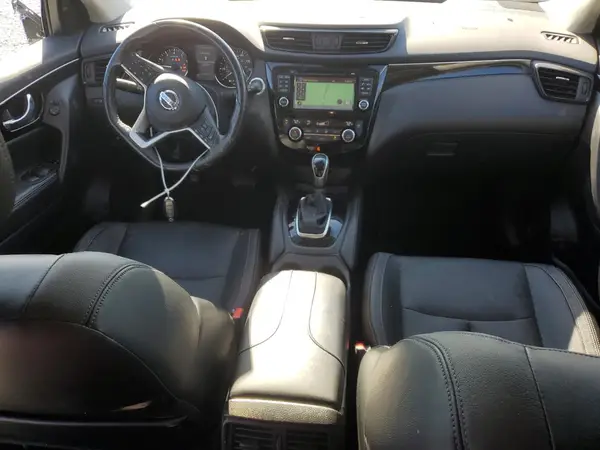 JN1BJ1CR5HW120314 2017 NISSAN ROGUE - Image 8