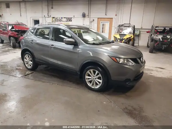 JN1BJ1CR5HW122452 2017 NISSAN ROGUE - Image 1