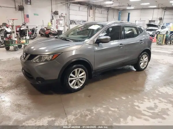 JN1BJ1CR5HW122452 2017 NISSAN ROGUE - Image 2