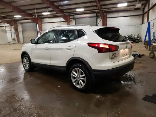 JN1BJ1CR5HW123973 2017 NISSAN ROGUE - Image 2