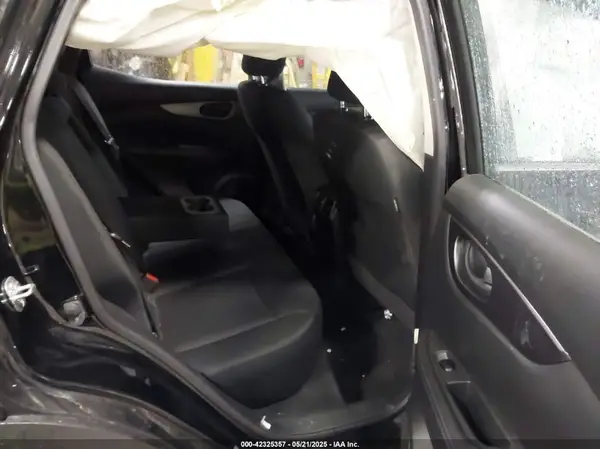 JN1BJ1CR5HW127232 2017 NISSAN ROGUE - Image 8
