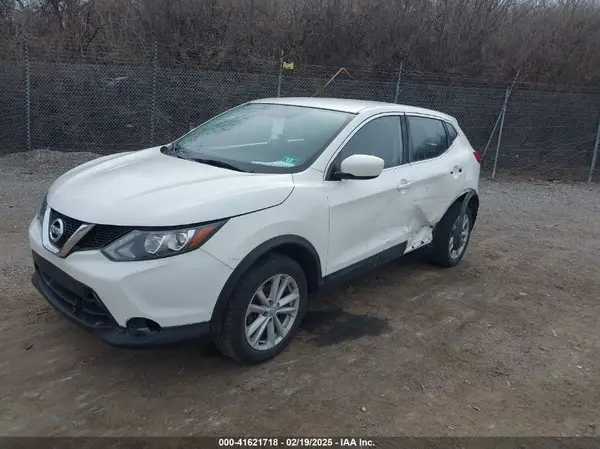 JN1BJ1CR5HW133550 2017 NISSAN ROGUE - Image 2