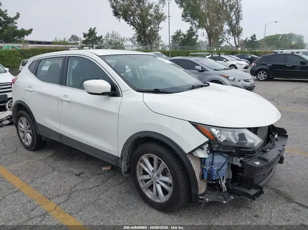 JN1BJ1CR5HW133693 2017 NISSAN ROGUE - Image 1