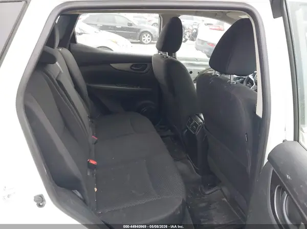 JN1BJ1CR5HW133693 2017 NISSAN ROGUE - Image 8