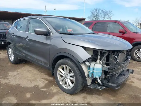 JN1BJ1CR5HW135525 2017 NISSAN ROGUE - Image 1