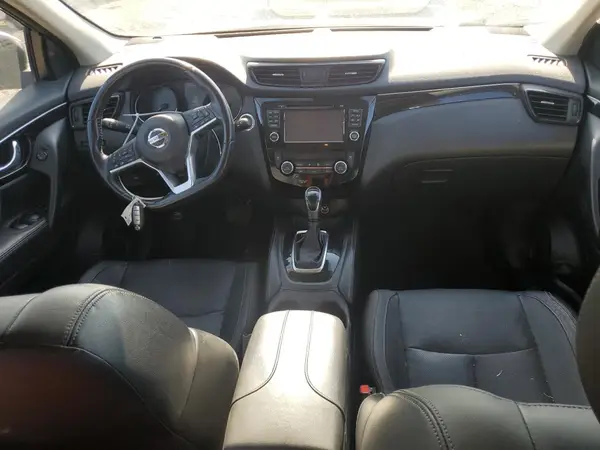JN1BJ1CR5HW135847 2017 NISSAN ROGUE - Image 8