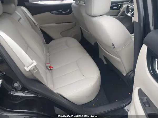 JN1BJ1CR5HW140854 2017 NISSAN ROGUE - Image 8