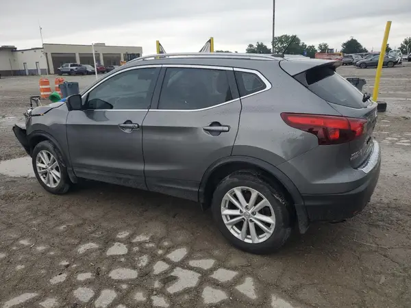 JN1BJ1CR5HW141065 2017 NISSAN ROGUE - Image 2