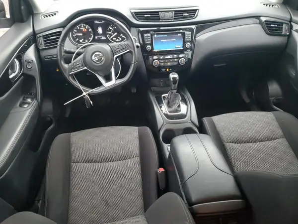 JN1BJ1CR5HW141065 2017 NISSAN ROGUE - Image 8