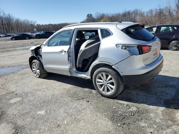 JN1BJ1CR5HW141101 2017 NISSAN ROGUE - Image 2