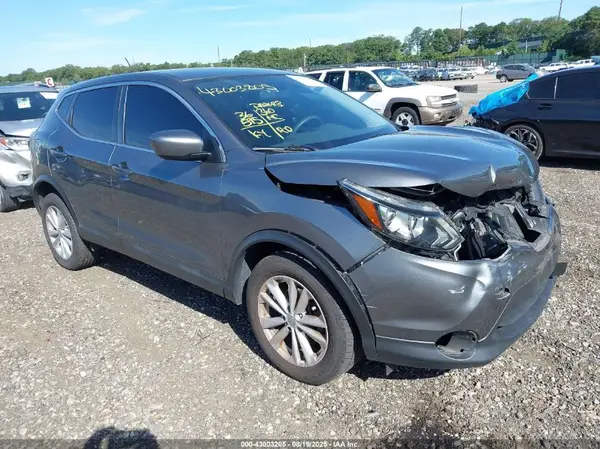 JN1BJ1CR5HW142927 2017 NISSAN ROGUE - Image 1