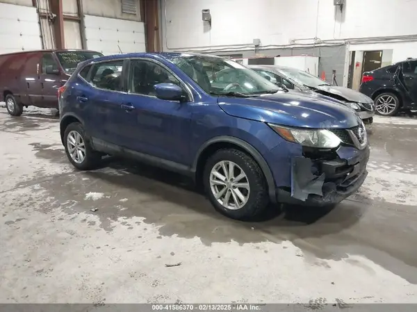 JN1BJ1CR5JW201304 2018 NISSAN ROGUE - Image 1