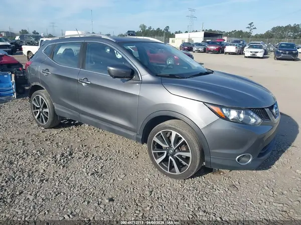 JN1BJ1CR5JW209032 2018 NISSAN ROGUE - Image 1
