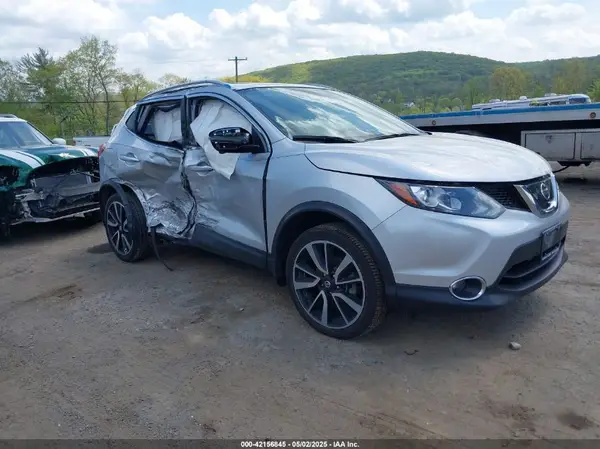 JN1BJ1CR5JW210830 2018 NISSAN ROGUE - Image 1