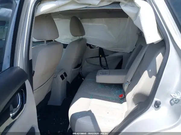 JN1BJ1CR5JW210830 2018 NISSAN ROGUE - Image 8