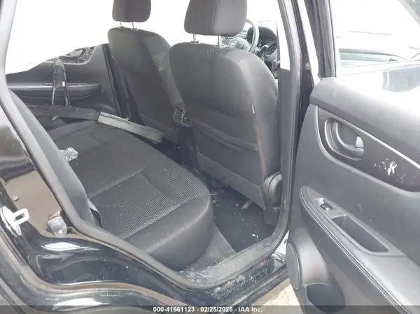 JN1BJ1CR5JW251040 2018 NISSAN ROGUE - Image 8