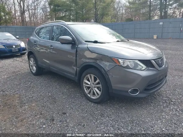 JN1BJ1CR5JW252415 2018 NISSAN ROGUE - Image 1
