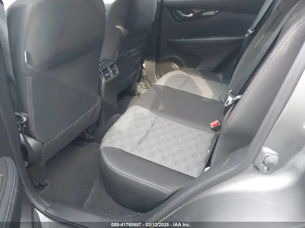 JN1BJ1CR5JW252415 2018 NISSAN ROGUE - Image 8