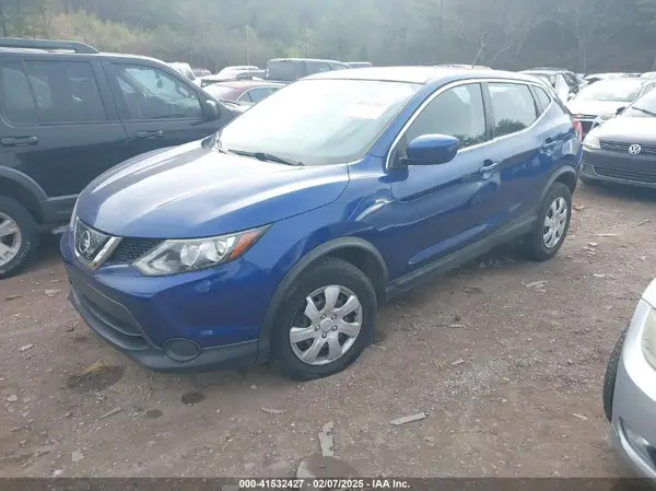 JN1BJ1CR5JW255427 2018 NISSAN ROGUE - Image 2
