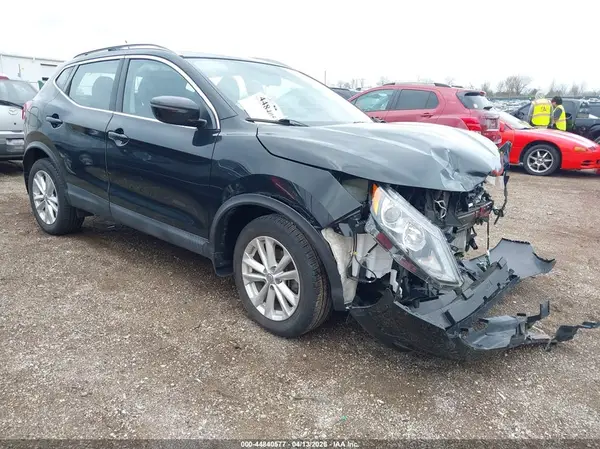 JN1BJ1CR5JW260272 2018 NISSAN ROGUE - Image 1