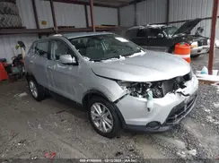JN1BJ1CR5JW263432 2018 NISSAN ROGUE