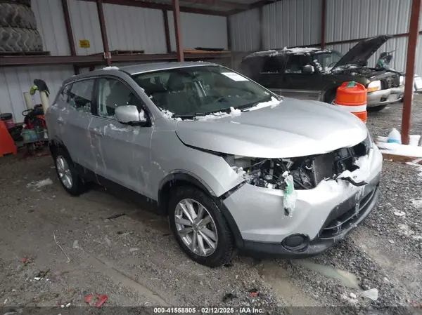 JN1BJ1CR5JW263432 2018 NISSAN ROGUE - Image 1