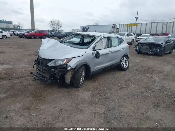 JN1BJ1CR5JW265732 2018 NISSAN ROGUE - Image 2