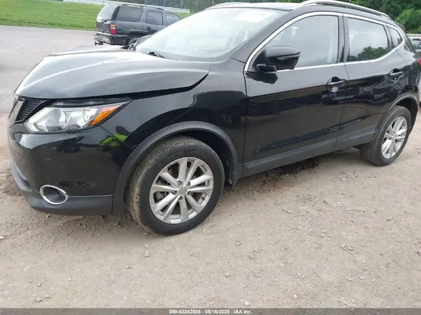 JN1BJ1CR5JW266914 2018 NISSAN ROGUE - Image 2