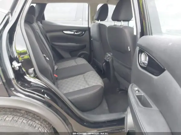 JN1BJ1CR5JW266914 2018 NISSAN ROGUE - Image 8