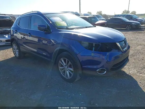 JN1BJ1CR5JW267271 2018 NISSAN ROGUE - Image 1