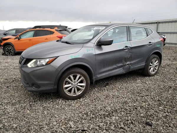 JN1BJ1CR5JW268307 2018 NISSAN ROGUE - Image 1