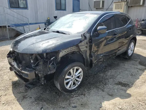 JN1BJ1CR5JW601136 2018 NISSAN ROGUE - Image 1