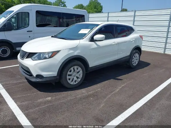 JN1BJ1CR5KW314655 2019 NISSAN ROGUE - Image 2