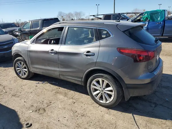 JN1BJ1CR5KW628189 2019 NISSAN ROGUE - Image 2