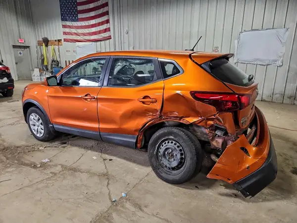 JN1BJ1CR6HW101853 2017 NISSAN ROGUE - Image 2