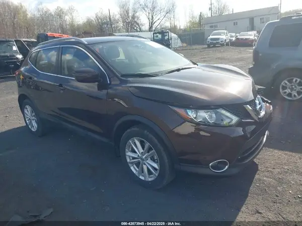 JN1BJ1CR6HW102713 2017 NISSAN ROGUE - Image 1