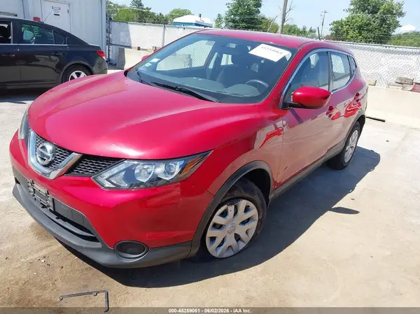 JN1BJ1CR6HW105403 2017 NISSAN ROGUE - Image 2