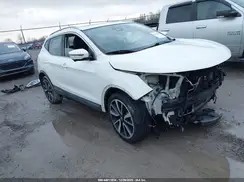 JN1BJ1CR6HW105658 2017 NISSAN ROGUE