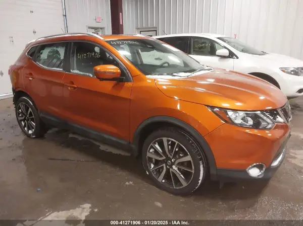 JN1BJ1CR6HW109144 2017 NISSAN ROGUE - Image 1