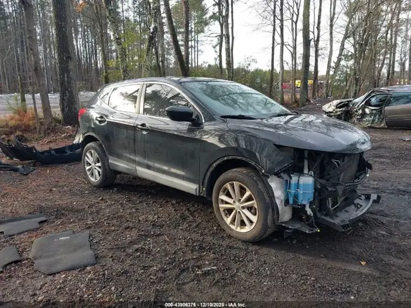 JN1BJ1CR6HW110259 2017 NISSAN ROGUE - Image 1