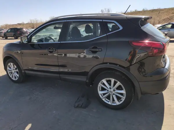 JN1BJ1CR6HW111671 2017 NISSAN ROGUE - Image 2